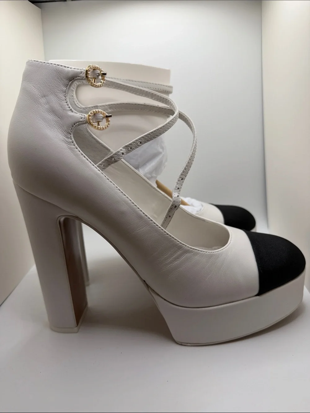 Steve Madden Peyton White Leather Platform Shoes (size 8.5)